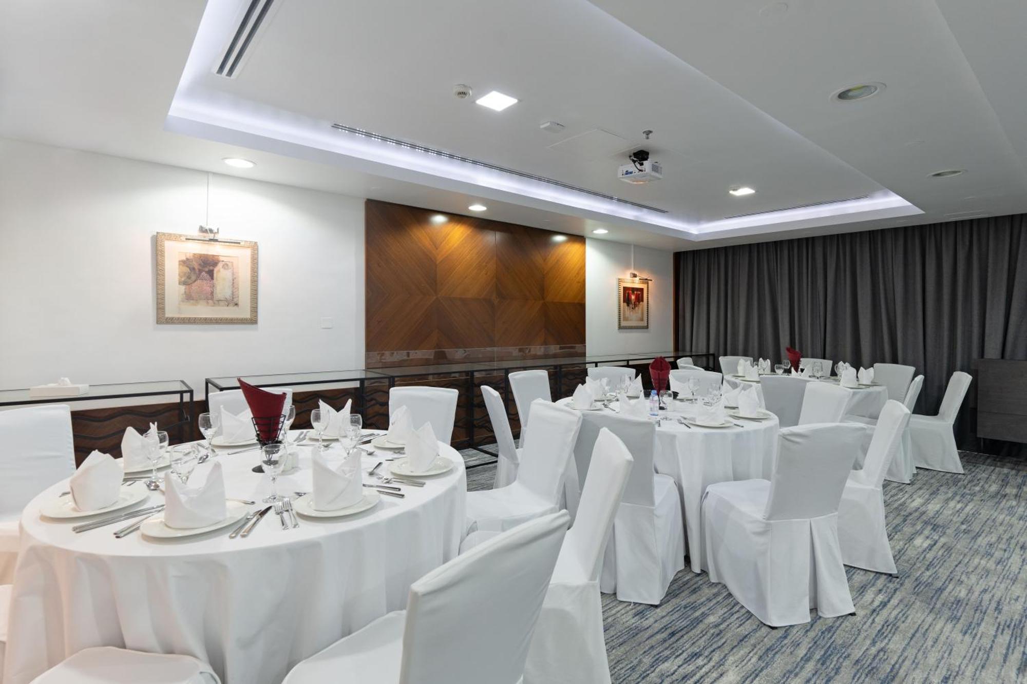 Hotel Oryx 4*