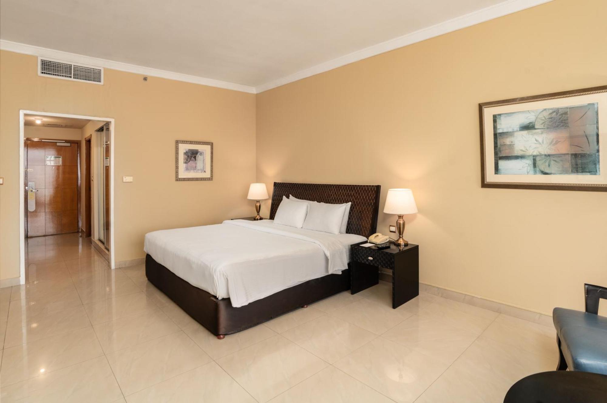 Hotel Oryx 4*