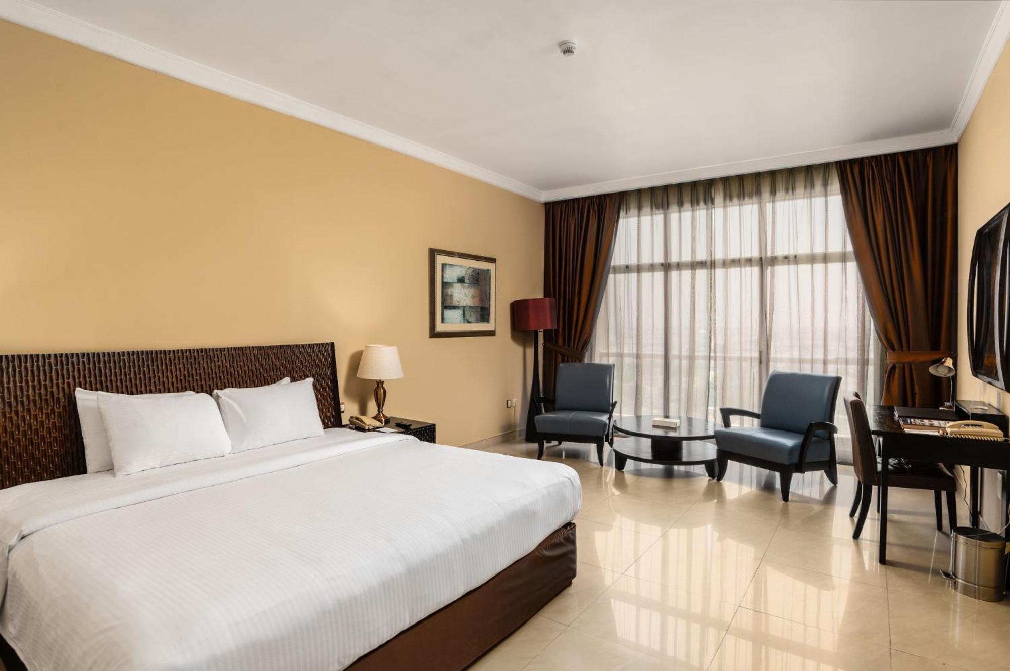 Oryx Hotel 4*
